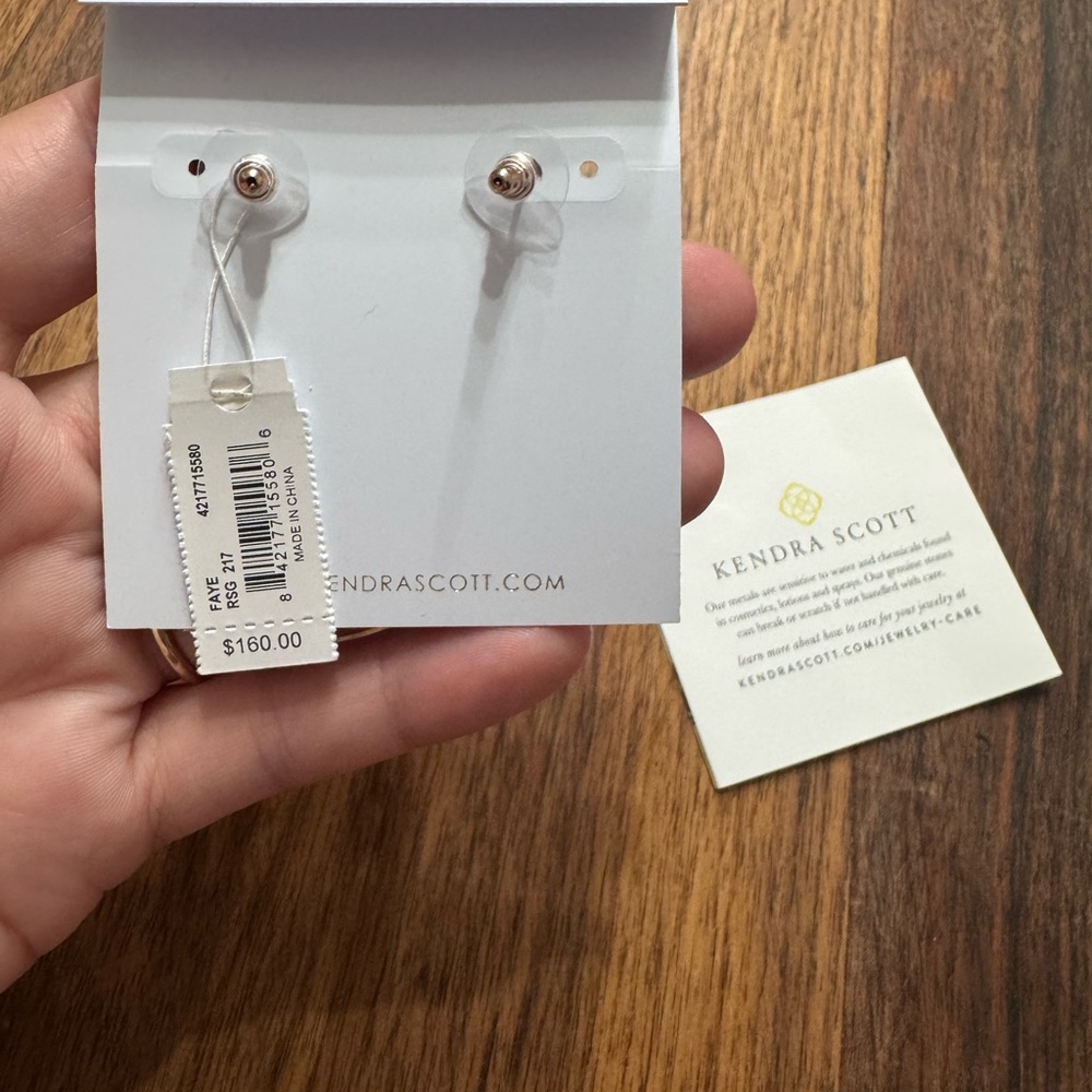 NWT Kendra Scott Rose Gold Earrings - Picture 2 of 5